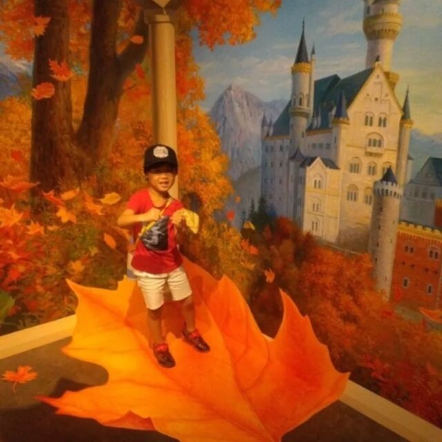 こんにちは
とことこ弘明寺教室です👣

夏休みの思い出写真②
#横浜トリックアート迷宮館
#原鉄道模型博物館
#あーすぷらざ
#Mulabo!（ムラーボ！）
#ムラーボ
#横浜市民防災センター

※弘明寺教室では集団活動を1週間同じテーマで行なっていますが、内容を変えることで楽しく活動に参加できるように取り組んでいます。

#弘明寺
#生活訓練
#社会福祉法人昴
#放課後等デイサービス
#放デイ
#受給者証
#療育
#学習支援
#生活支援
#コミュニケーションスキル
#自立支援
#個別活動
#集団活動
#遊び
#友だち作り