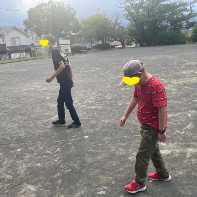 公園でおやつを食べました。おやつの後の公園のお水って美味しいですね。＃グループホーム＃公園＃おやつ