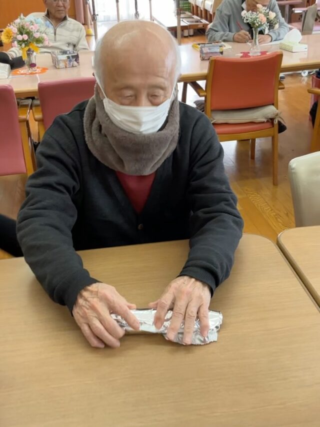 こんにちは♪くず葉台ケアセンターです╰(*´︶`*)╯♡
今日のレクリエーションは、焼き芋パーティーを行いました🥳
利用者様にアルミホイルに包んでもらって、ホットプレートで焼きました♪
お芋は、紅はるかを使いました♪
お客様よりとても甘くて美味しい、1個じゃ足りないよ！毎月やってよ！などの声が聞かれました♪

くず葉台ケアセンター
0463-84-5800
神奈川県秦野市東田原419-1

#焼き芋ぱーてぃー 
#紅はるか 
#甘くて美味しい
#みなさま喜んでくださった