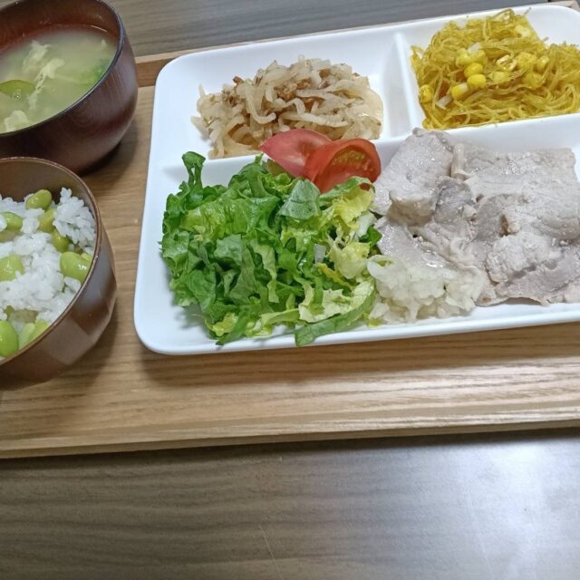 今日の夕食メニューです。冷しゃぶ他とてもおいしそうですね#グループホーム#夕食