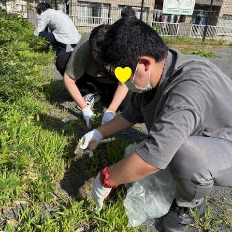 地域の皆様と一緒に公園清掃に参加しました。地元の公園が自分たちで綺麗にして皆さんに使っていただける満感を得ることができました。＃グループホーム＃公園清掃