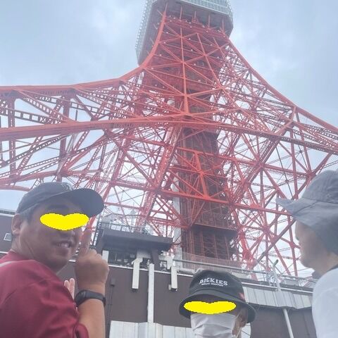 東京タワー＆お台場散策
近くで見る東京タワーの大きさにみなさんビックリ！展望台の後は昼食を食べお台場でゲームをしたり東京を満喫しました。＃グループホーム＃東京タワー＃お台場